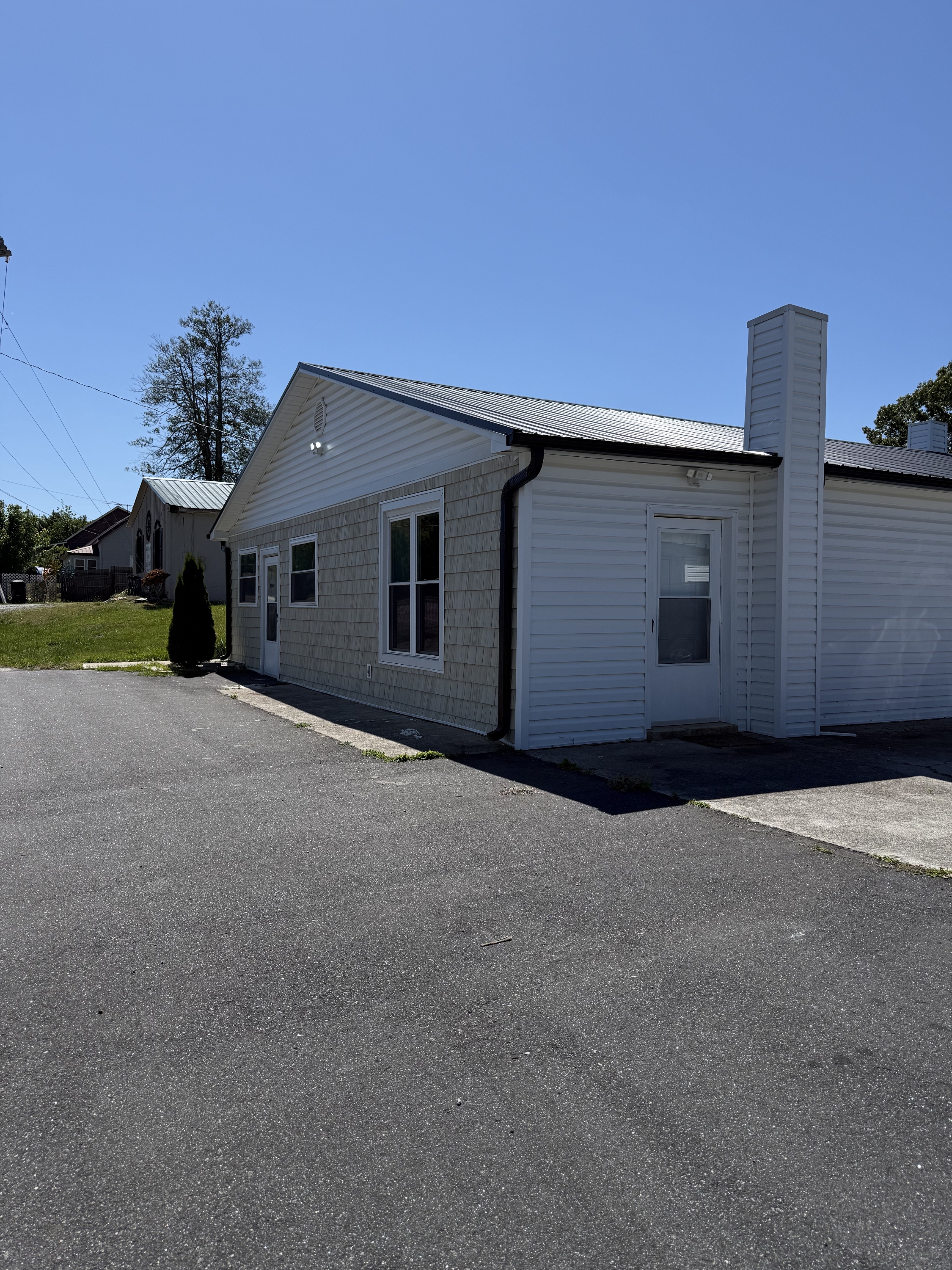 404 West Main Street - 2